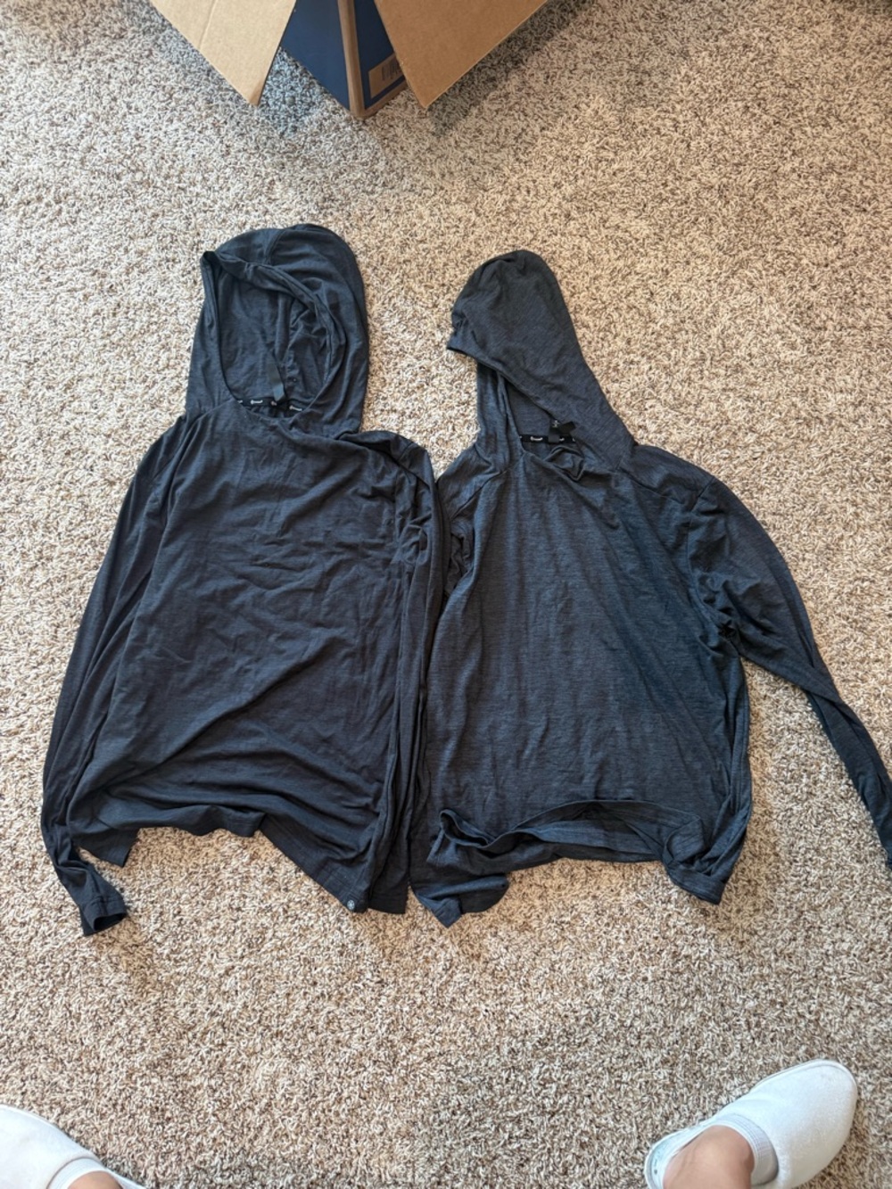 Two GAIAM Men's Long Sleeve Hooded Tee in Black